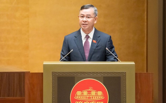 Tổng Kiểm toán nhà nước Ngô Văn Tuấn báo cáo Quốc hội kết quả thực hiện các Nghị quyết của Quốc hội khóa XIV, khóa XV về giám sát chuyên đề và chất vấn của Kiểm toán nhà nước